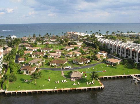 Royal Flamingo Villas Хилсбъро Бийч Екстериор снимка