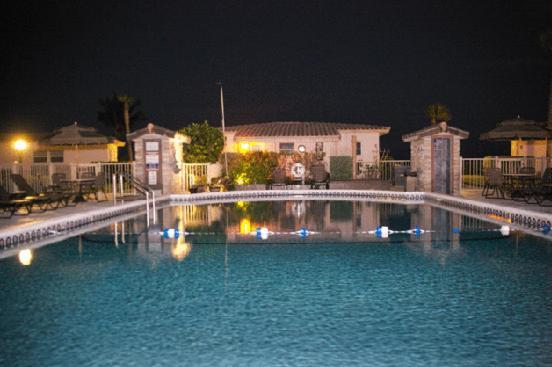Royal Flamingo Villas Хилсбъро Бийч Екстериор снимка
